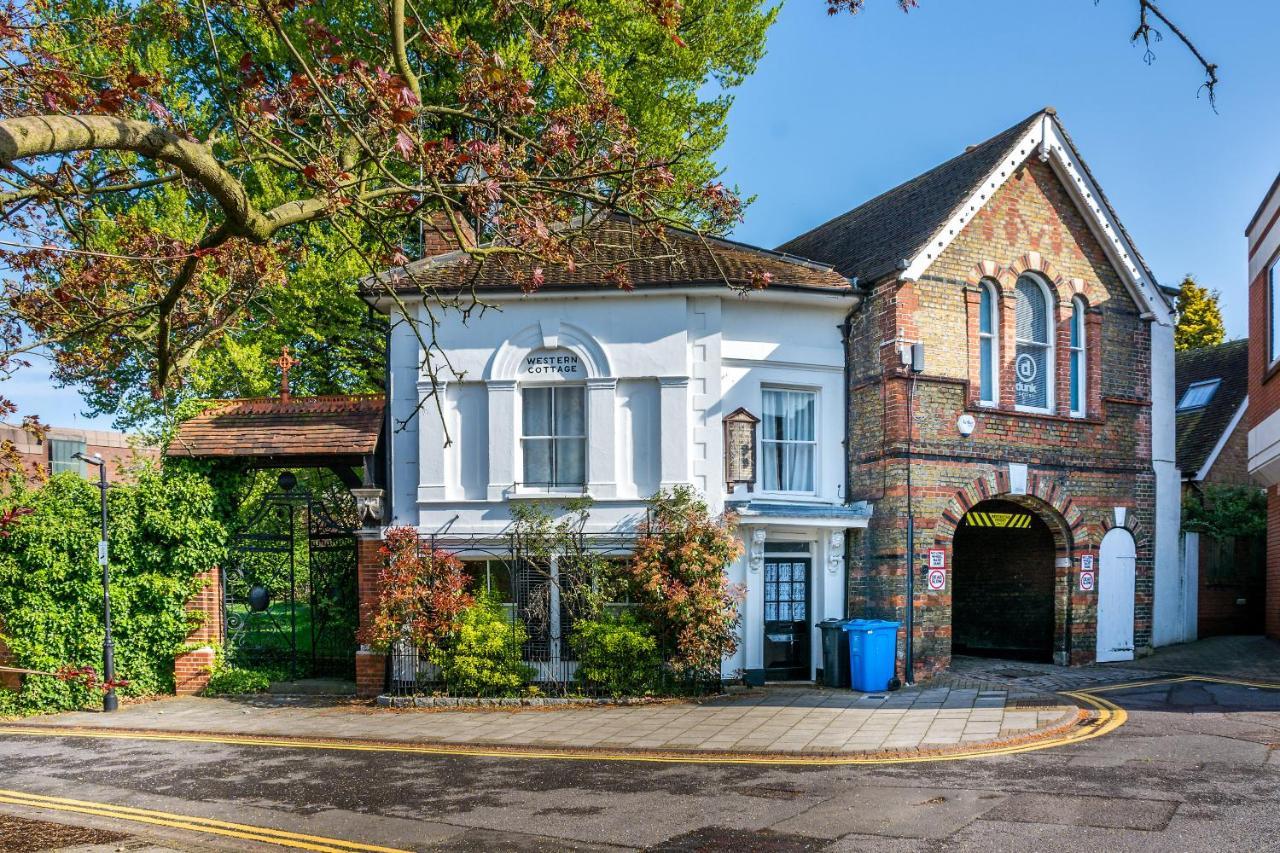 Western Cottage Windsor Exterior foto